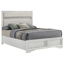 Load image into Gallery viewer, Miranda California King, E.King, Queen, Full, &amp; Twin Bed Black &amp; White
