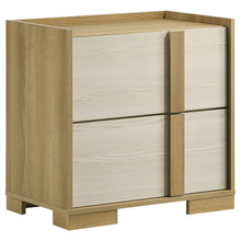 Load image into Gallery viewer, Hyland 4 &amp; 5 Piece Bedroom Set E.King &amp; Queen