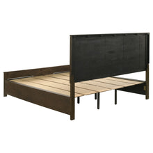 Load image into Gallery viewer, Woodmont Queen Beds