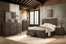 Load image into Gallery viewer, Woodmont Queen Beds