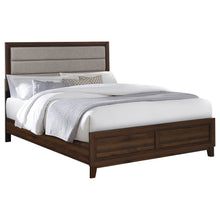 Load image into Gallery viewer, Welsley Eastern King &amp; Queen Bed