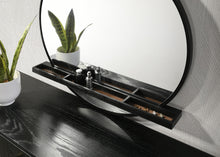 Load image into Gallery viewer, Arini 4 &amp; 5 Piece Bedroom Set King &amp; Queen