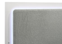 Load image into Gallery viewer, Caraway California King, E.King, &amp; Queen Bed Black &amp; White