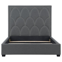 Load image into Gallery viewer, Bowfield Queen Beds