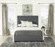 Load image into Gallery viewer, Bowfield Queen Beds