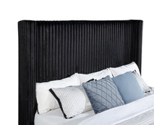 Load image into Gallery viewer, Centergrove Wingback TV Bed