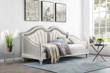 Load image into Gallery viewer, Evangeline Daybed