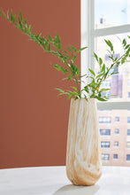 Load image into Gallery viewer, Cammen Vase