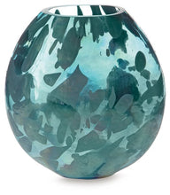 Load image into Gallery viewer, Cartshaw Vase