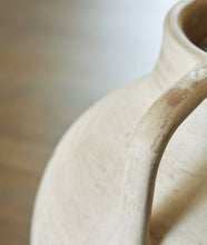 Load image into Gallery viewer, Justy Vase