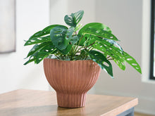 Load image into Gallery viewer, Orban Vase