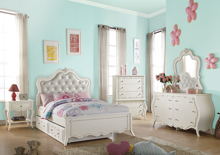 Edalene PU & Pearl White Full Bed