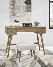 Load image into Gallery viewer, Thadamere Vanity with Stool