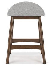 Load image into Gallery viewer, Lyncott Dining Room Set