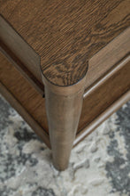 Load image into Gallery viewer, Roanhowe End Table