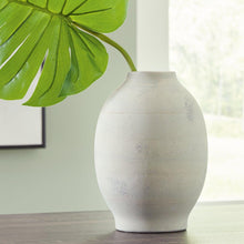 Load image into Gallery viewer, Clayson Vase