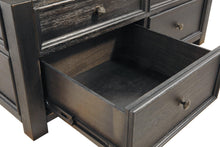 Load image into Gallery viewer, Tyler Creek Occasional Table Set