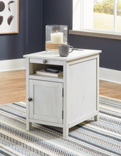 Load image into Gallery viewer, Treytown Chairside End Table