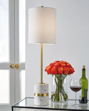 Load image into Gallery viewer, Maywick Table Lamp