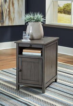 Load image into Gallery viewer, Treytown Chairside End Table