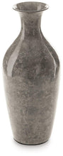 Load image into Gallery viewer, Brockwich Vase image