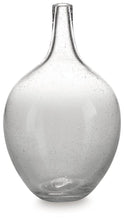 Load image into Gallery viewer, Kurthorne Vase image