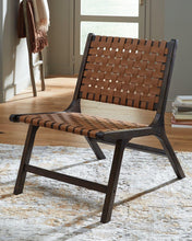 Load image into Gallery viewer, Fayme Accent Chair