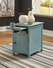 Load image into Gallery viewer, Treytown Chairside End Table