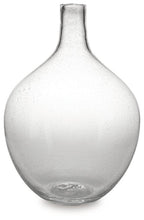 Load image into Gallery viewer, Kurthorne Vase