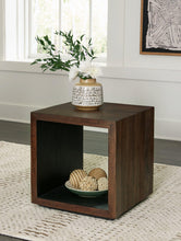 Load image into Gallery viewer, Hensington End Table