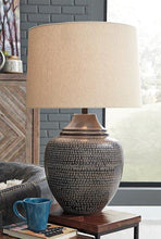 Load image into Gallery viewer, Olinger Table Lamp