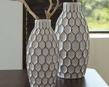 Load image into Gallery viewer, Dionna Vase (Set of 2)