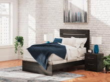 Load image into Gallery viewer, Hollivern Bedroom Set