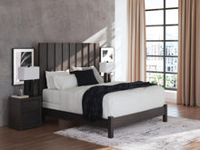 Load image into Gallery viewer, Fraluna Bedroom Set