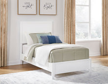Load image into Gallery viewer, Binterglen Bed