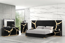 Load image into Gallery viewer, Goldsberg Queen Bed w/ Wall Panels