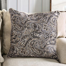 Load image into Gallery viewer, Hatfield Chair