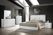 Load image into Gallery viewer, Stoholm E.King &amp; Queen Bed