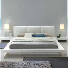 Load image into Gallery viewer, Christie Glossy White Cal.King, E,King, &amp; Queen Bed image