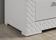 Load image into Gallery viewer, Whitby Bed