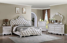 Load image into Gallery viewer, Ventresca E.King &amp; Queen Bed White &amp; Chrome