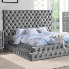 Load image into Gallery viewer, STEFANIA E.King &amp; Queen Bed, Black &amp; Gray