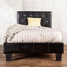 Load image into Gallery viewer, Velen Black Cal.King, E.King, Full, &amp; Twin Bed Black &amp; White