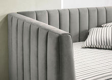 Load image into Gallery viewer, NEOMA Twin Daybed, Light Gray