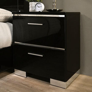 Carlie Queen Bedroom Set Black & White