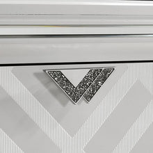 Load image into Gallery viewer, Emmeline Queen Bedroom Set Silver &amp; White