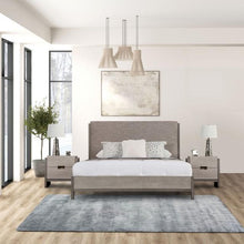 Load image into Gallery viewer, Gristalt E.King &amp; Queen Bed