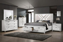 Load image into Gallery viewer, Emmeline Bed Silver &amp; White