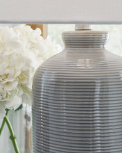 Load image into Gallery viewer, Wimlow Table Lamp