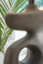 Load image into Gallery viewer, Danacy Table Lamp